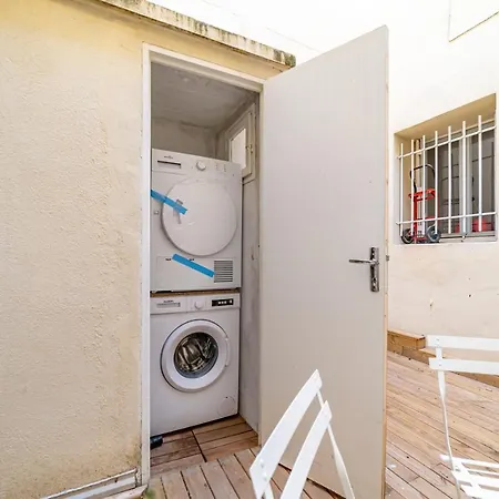 Un Pied à Terre Avec Terrasse à La Cathédrale - Nuit à *