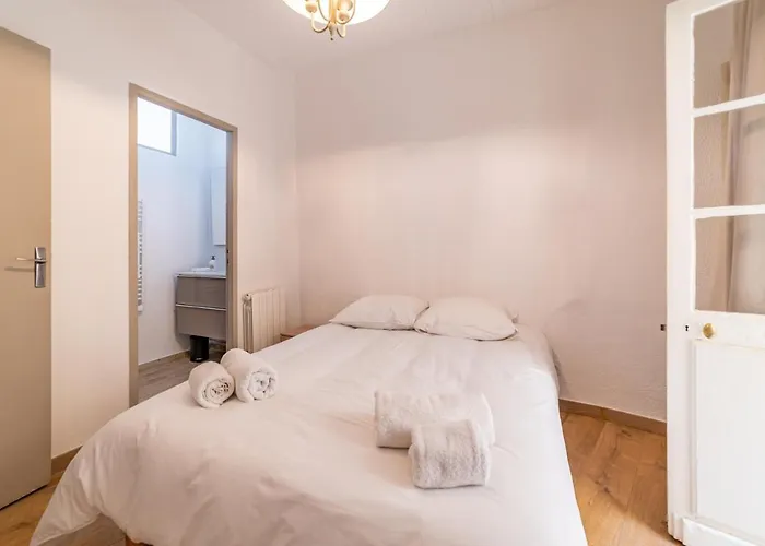 アパート Un Pied A Terre Avec Terrasse A La Cathedrale - Nuit A *