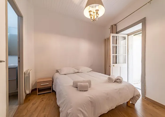 Un Pied à Terre Avec Terrasse à La Cathédrale - Nuit à Appartamento